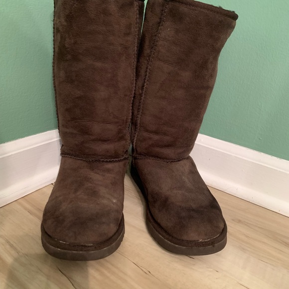 UGG Brand Classic Tall Chocolate Brown 7 - Picture 3 of 9